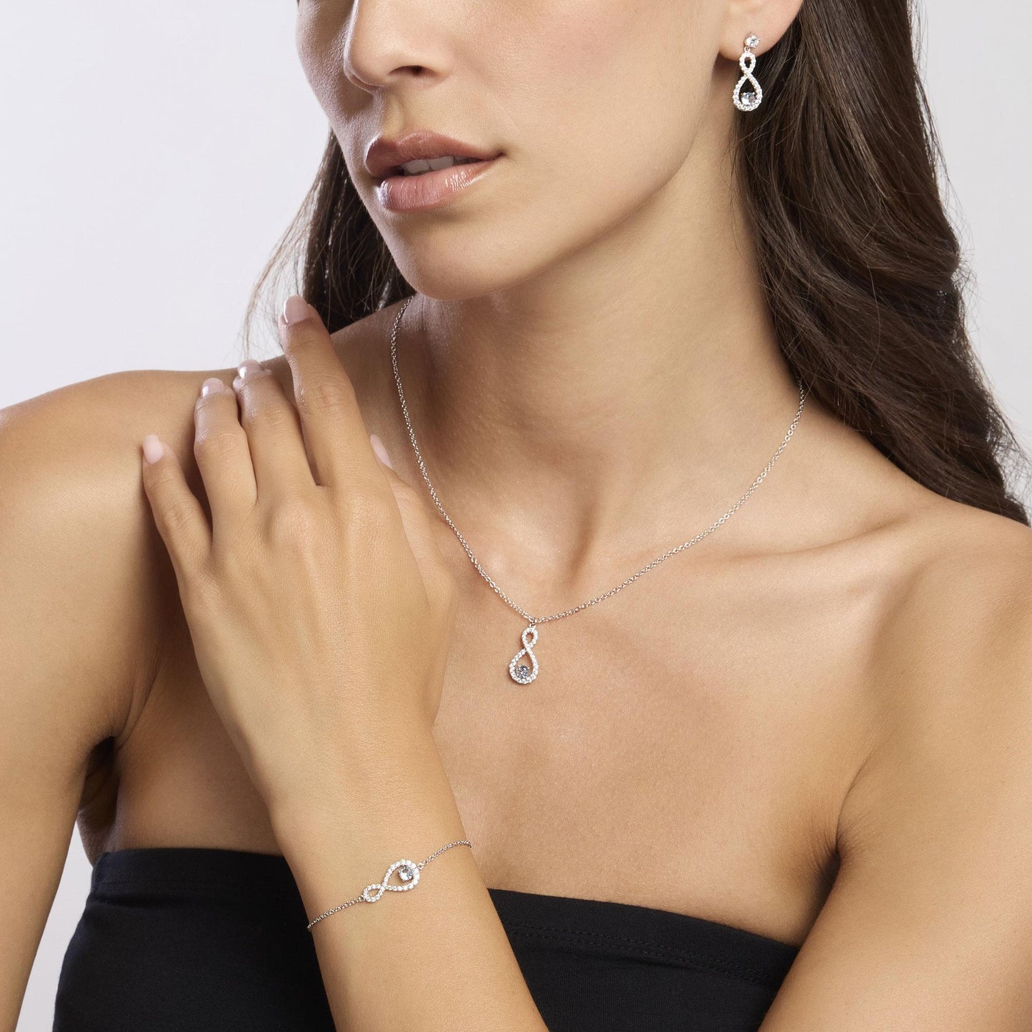 MABINA - Girocollo in argento con infinito e acquamarina sintetica