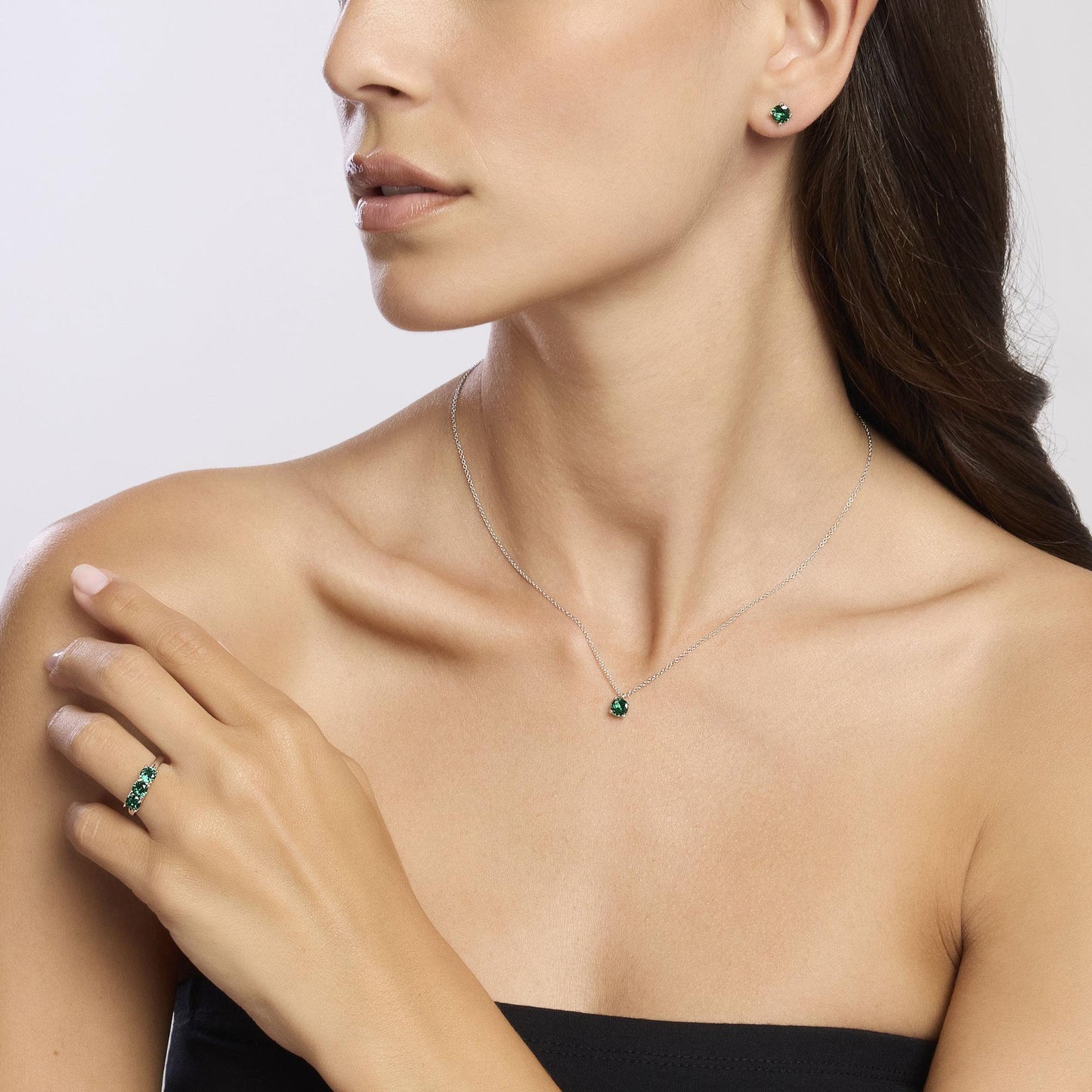 MABINA - Orecchini in argento con smeraldi sintetici