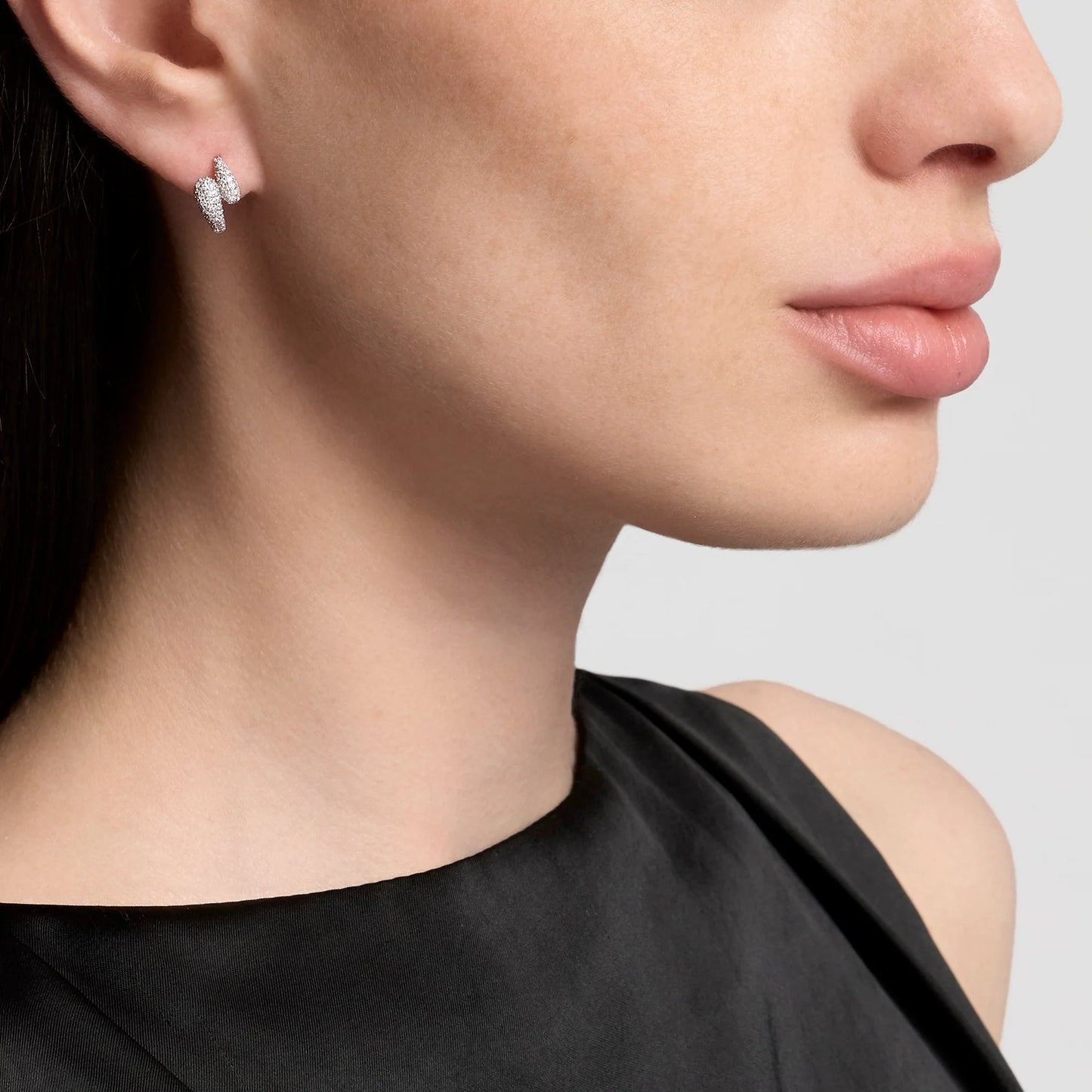 MABINA - Orecchini a cerchio in bronzo e argento con punti luce in zirconi