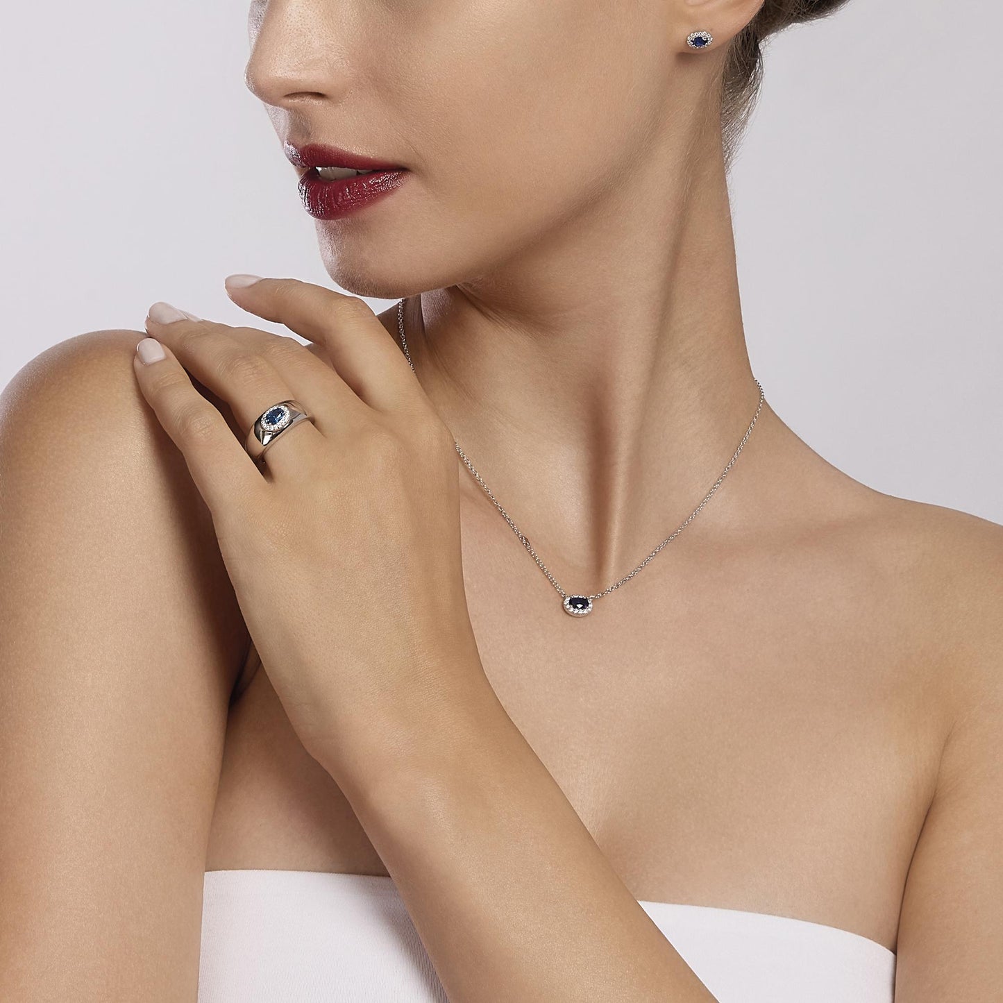 MABINA - Orecchini con Zaffiro Sintetico