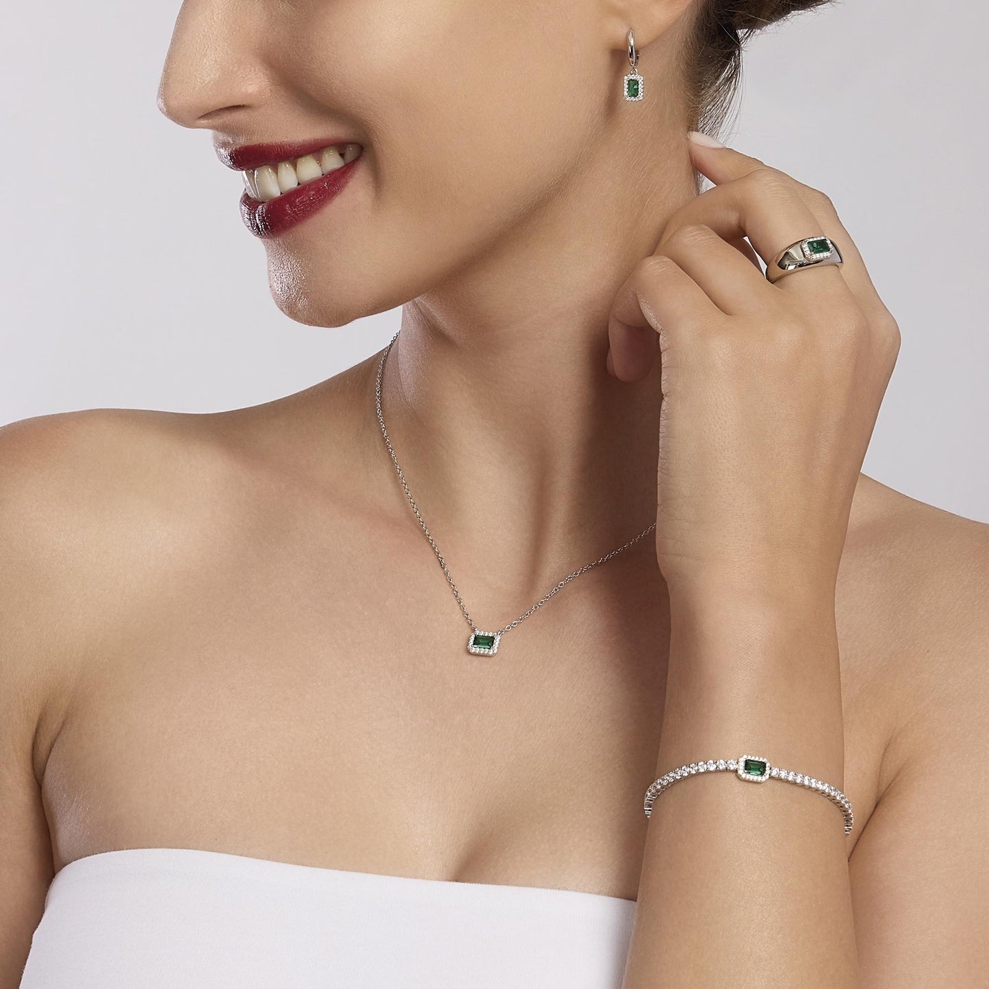 MABINA - Orecchini con Smeraldo Sintetico