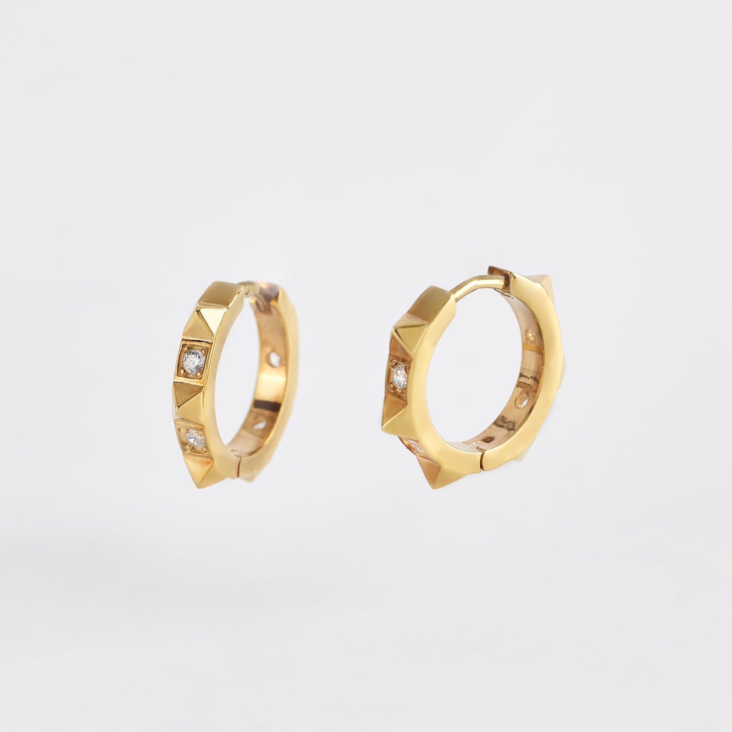 MABINA - Orecchini a Cerchio Borchie e Zirconi