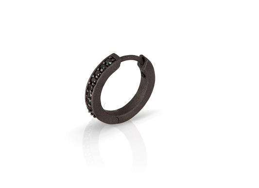 MANO - Mono-Orecchino in Titanio e Diamanti Black
