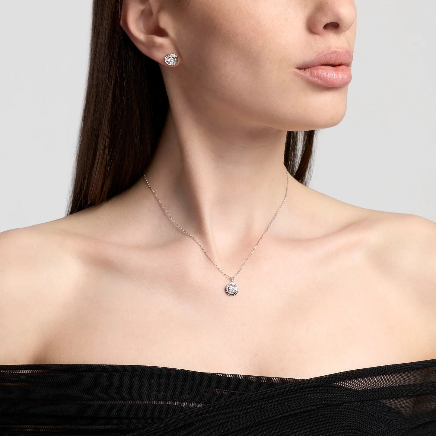 MABINA -Girocollo in argento con ciondolo tondo in zirconi