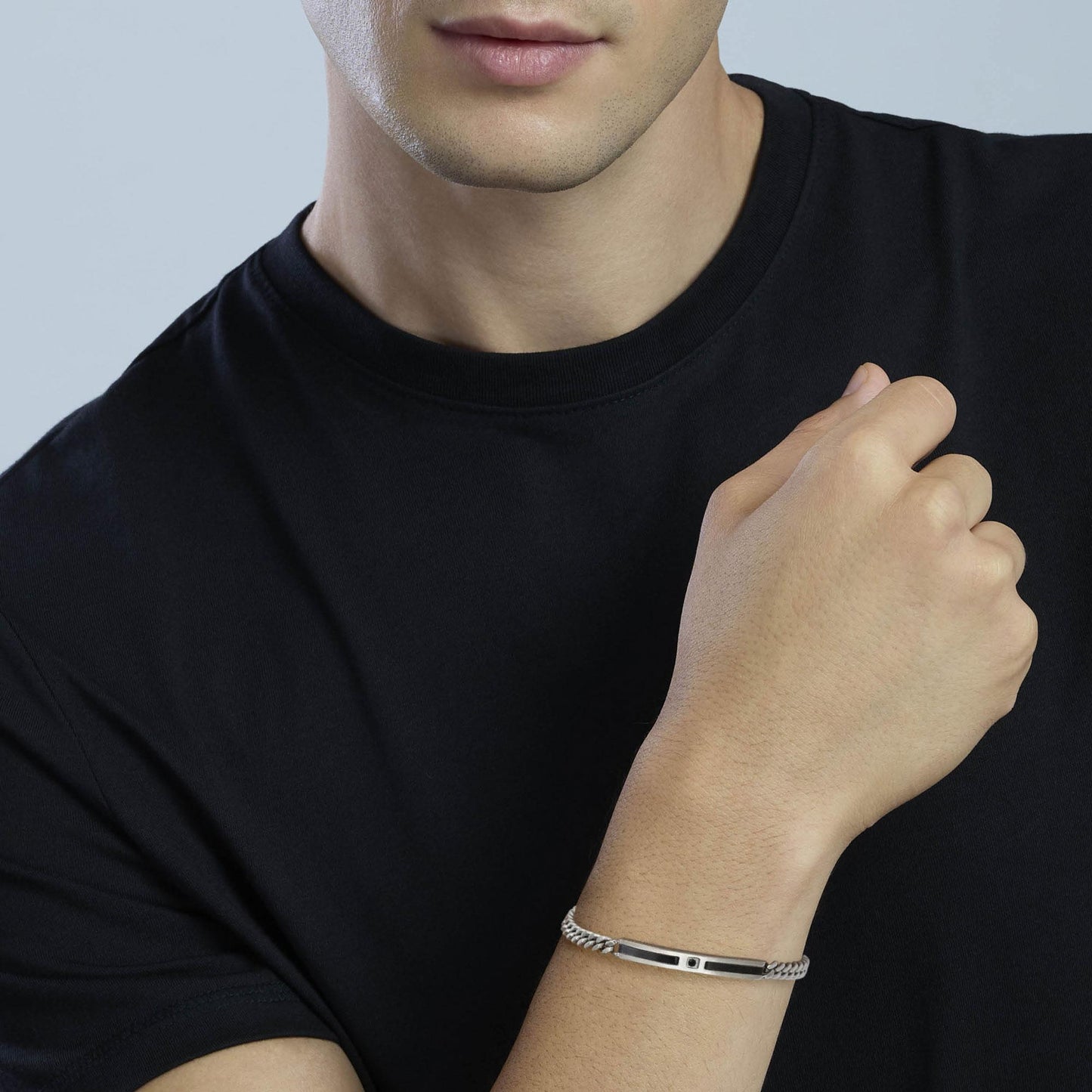 KIDULT - Bracciale con catena e piastra nera con cristallo